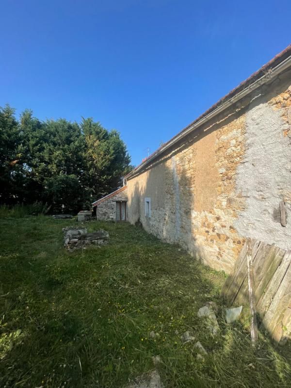 REZAY Charmante maison en pierre avec grand terrain constructible à Rezay 99 m2 3