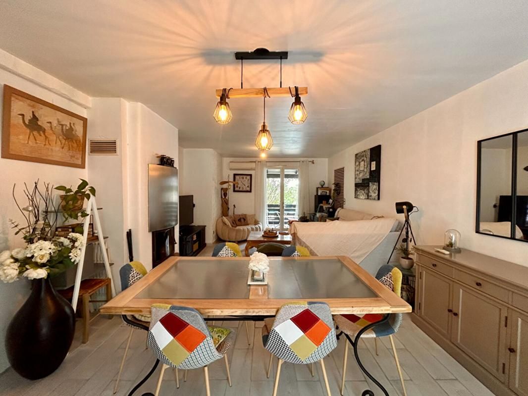 MENSIGNAC A vendre, superbe maison de plain-pied 170m² à MENSIGNAC 24350 2