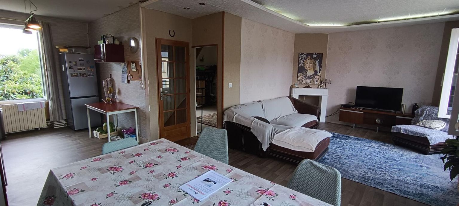 NEVERS CENTRE - APPARTEMENT 120 M2, 3 CHAMBRES + BUREAU