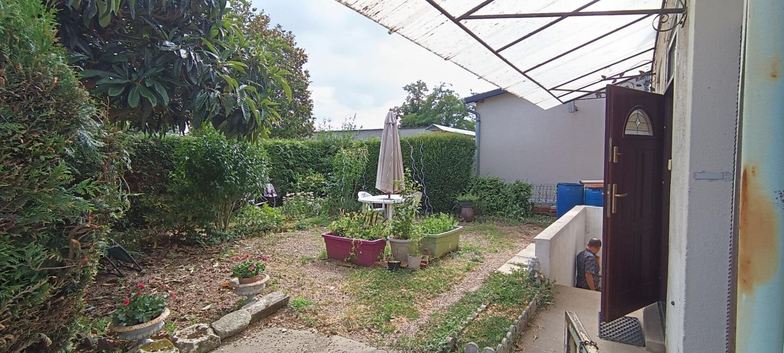 NEVERS NEVERS CENTRE - APPARTEMENT 120 M2, 3 CHAMBRES + BUREAU 2