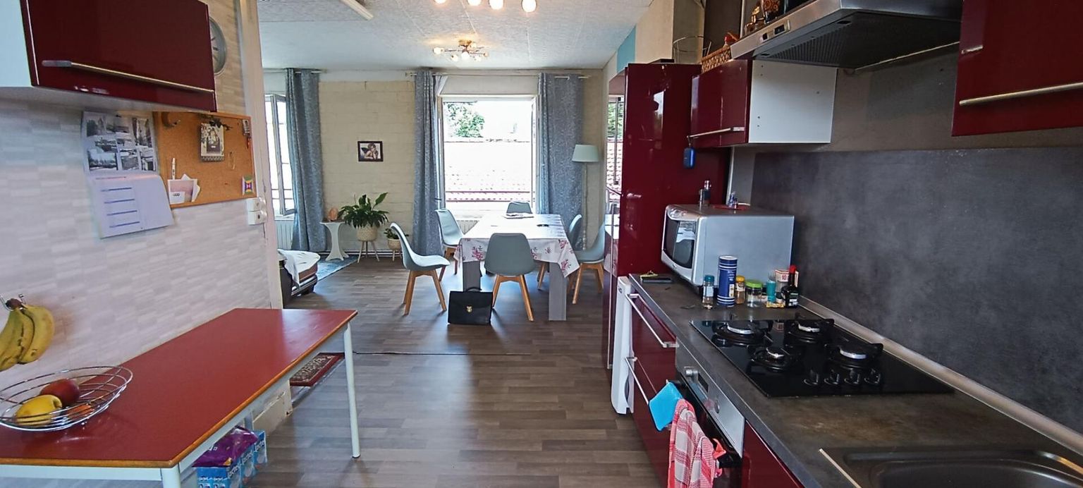 NEVERS NEVERS CENTRE - APPARTEMENT 120 M2, 3 CHAMBRES + BUREAU 4