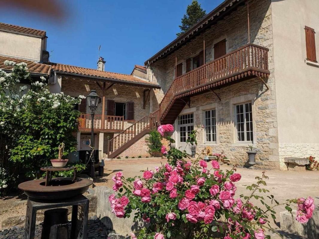 BOURG-EN-BRESSE Maison de caractère en pierres Bourg En Bresse 200 m2 4