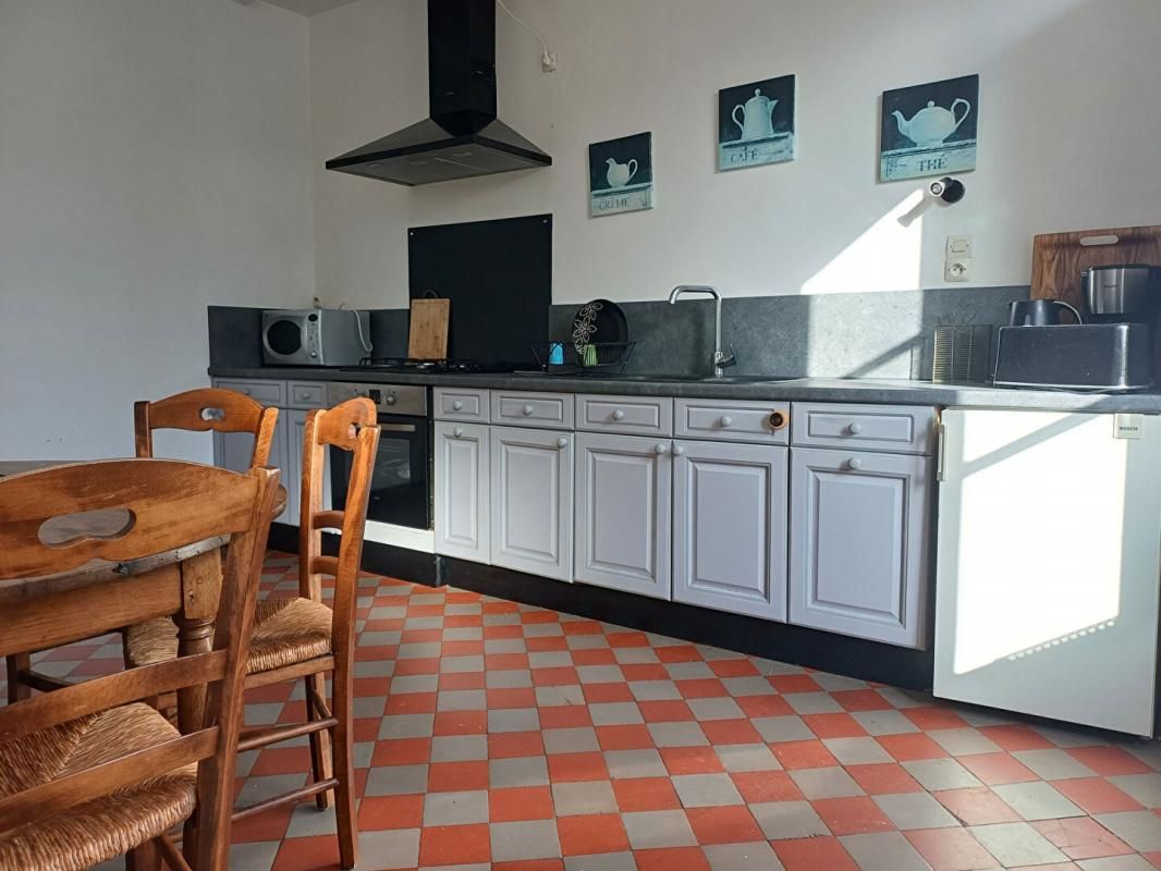 COMPIEGNE APPARTEMENT T2 avec jardin 2