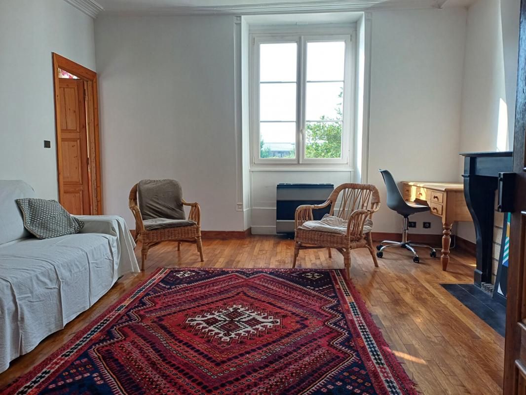 COMPIEGNE APPARTEMENT T2 avec jardin 4
