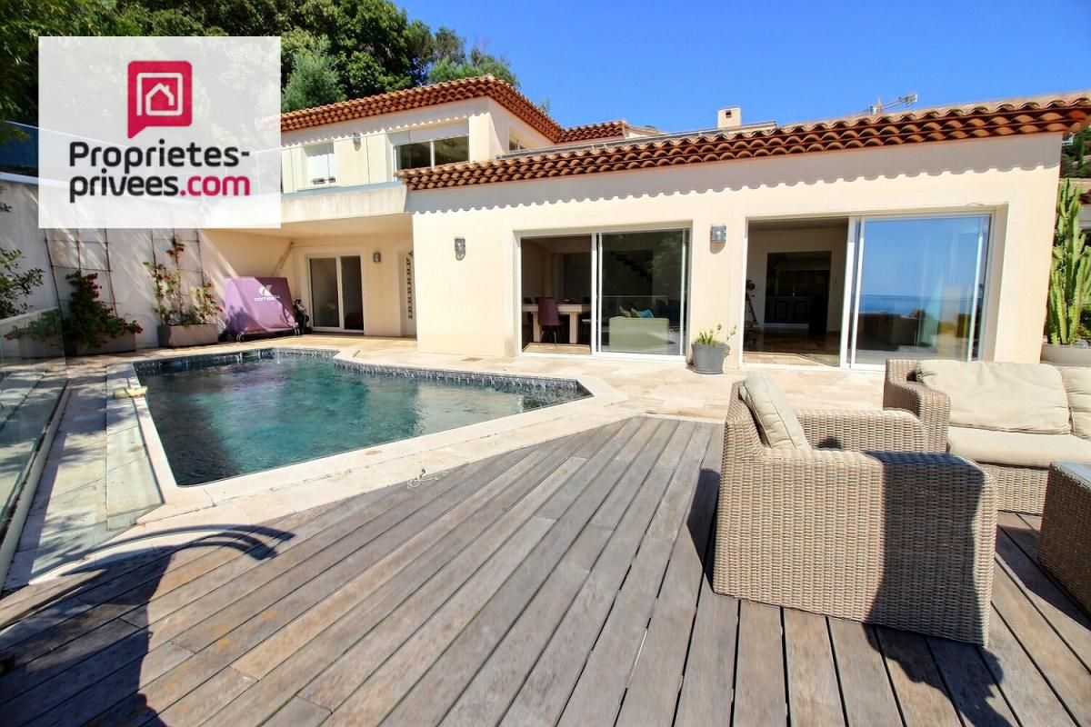 ROQUEBRUNE-SUR-ARGENS Maison Roquebrune Sur Argens 6 pièce(s) 227m2 3