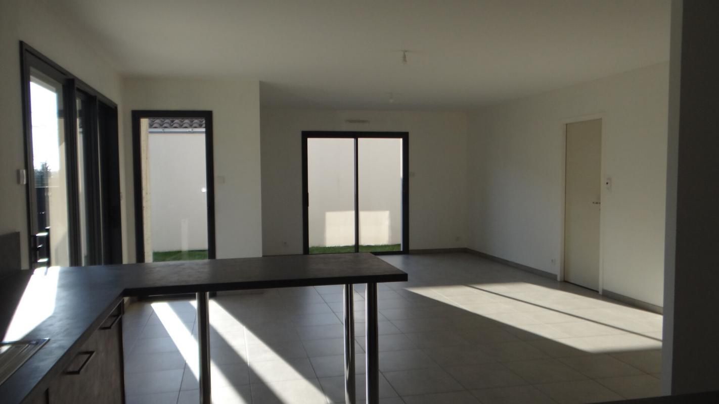 GORGES Maison Gorges 4 P . 3 Chs . 1 Garage . 96.33 M² . T 413 M² . Accessible PMR. Terrasse 4