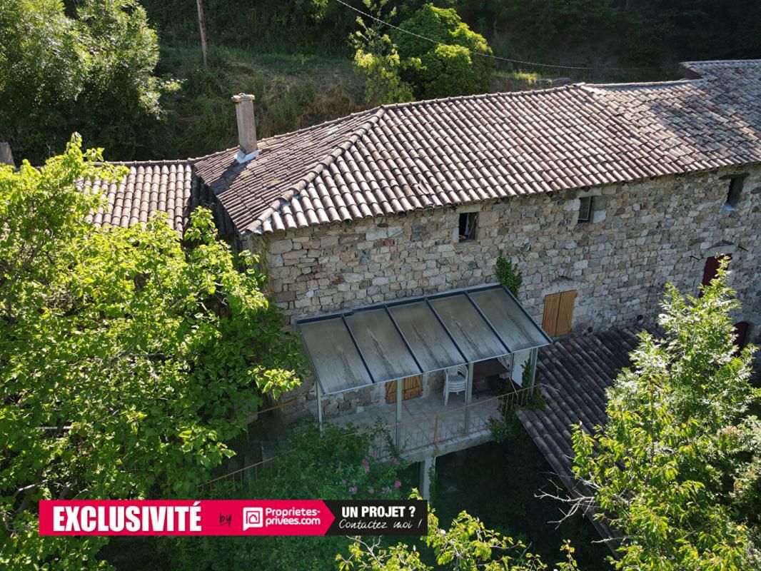 Maison de hameau à rénover sur Saint Pierre De Colombier