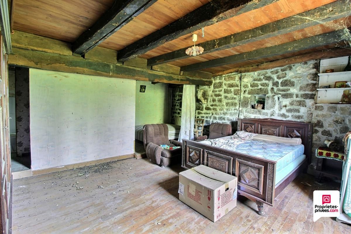 SAINT-PIERRE-DE-COLOMBIER Maison de hameau à rénover sur Saint Pierre De Colombier 4