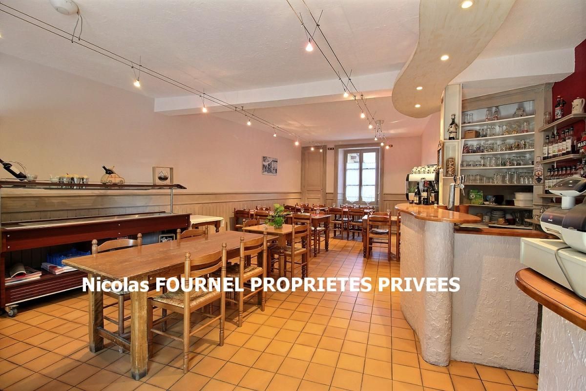 SAINT-ETIENNE EXCLUSIVITE SAINT ROMAIN LACHALM - RESTAURANT 50 COUVERTS, TERRASSE 3