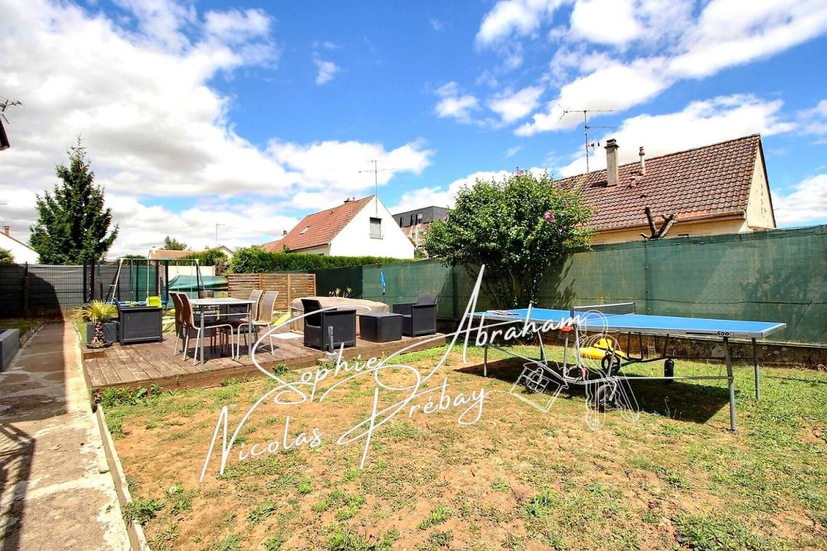 TOURY Maison, 6 chambres, sur sous-sol total avec jardin clos 3