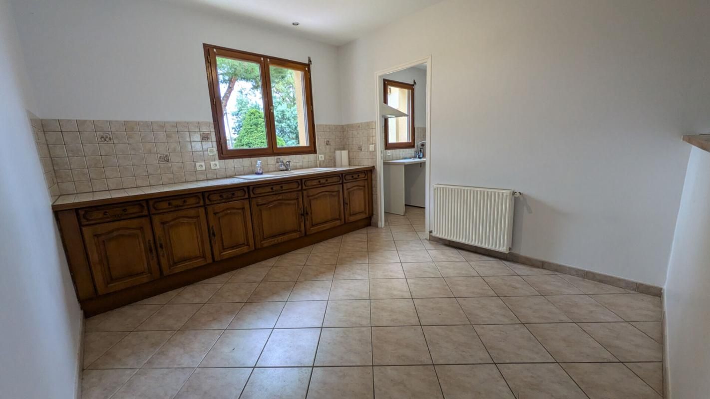 MARMANDE Marmande - Maison avec 3 chambres, 1 bureau et 3 garages 4
