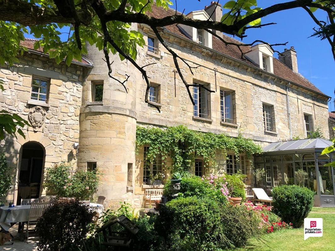 (95450) VIGNY - Magnifique demeure du XVIIème siècle, 10 pièce(s), 497 m2 d'habitation, parc paysager