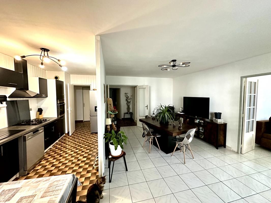 VITROLLES Appartement de type 4 85m² 1er étage 2
