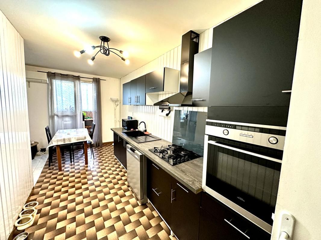 VITROLLES Appartement de type 4 85m² 1er étage 3