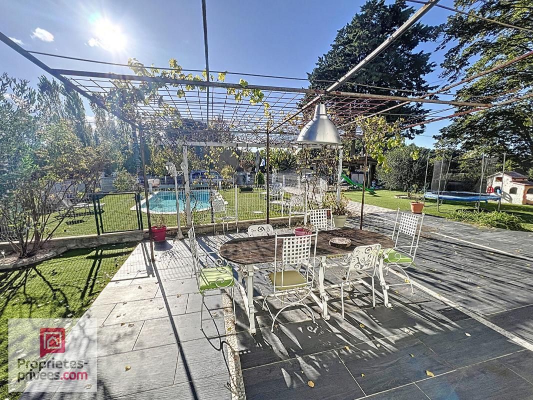 RIANS RIANS VILLA 158 m² T4+T3 sur 1225 m² Piscine à pied du village 4