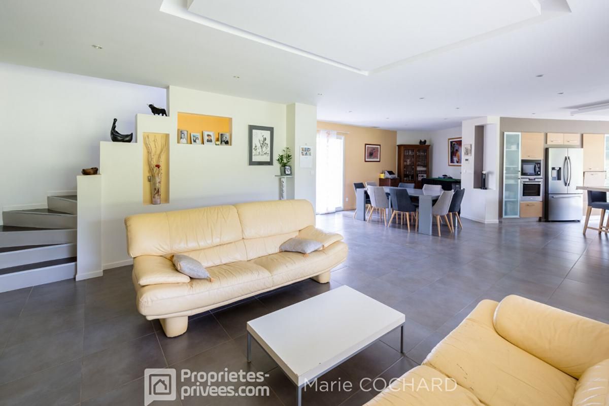 SAINT-JEAN Maison Saint Jean 6 pièces 160 m2 1