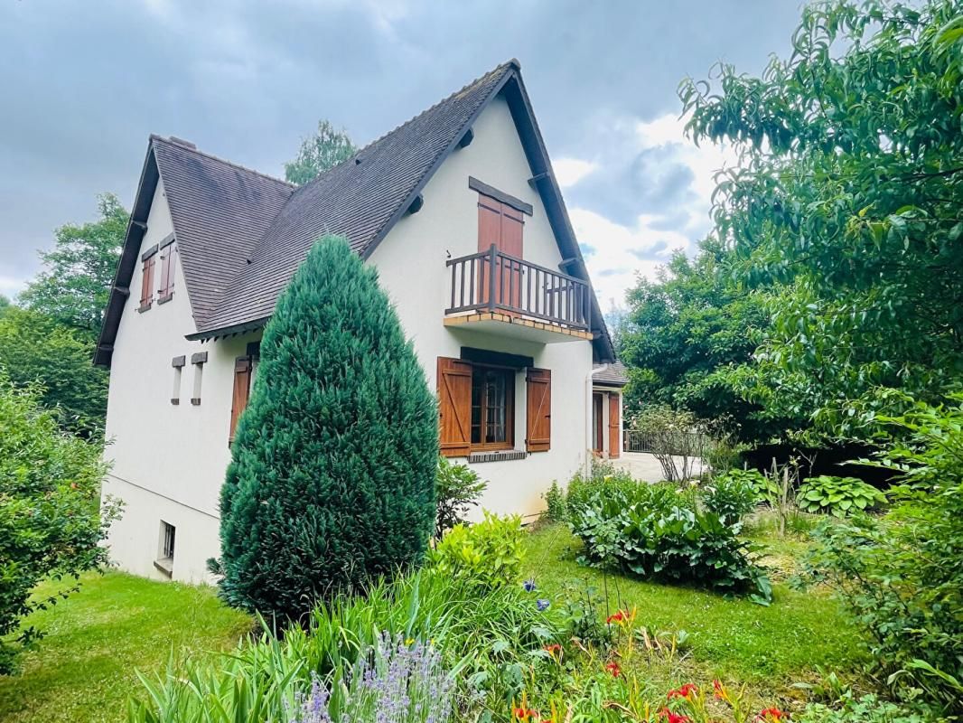 SAINT-PREST Superbe Maison dans résidence boisée St Prest 6 pièce(s) 185 m2, sous-sol total 3