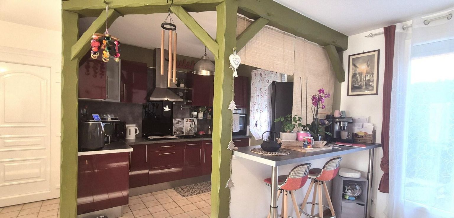 SAINT-DIZIER Belle Maison Individuelle de 116 m² Rénovée avec Goût comprenant une Cour, Bureau, Buanderie, Réserve, Terrasse et un joli Terrain Clos et entretenu de 271 m² 2