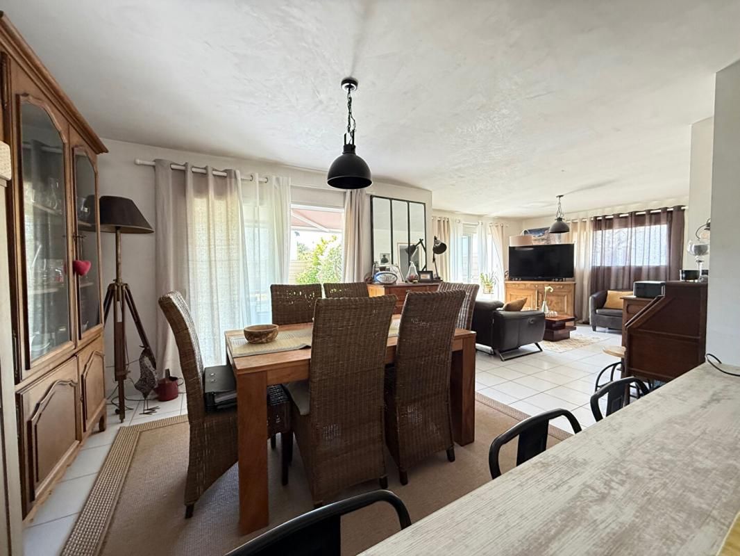 SAINT-PHILIBERT Maison 5 pièce(s) 90 m2 centre bourg St-Philibert 56470 2