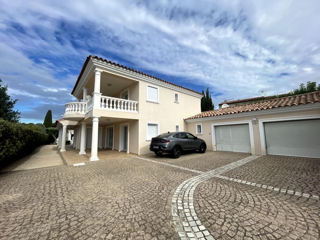 BANDOL Villa à Bandol avec dépendance 2