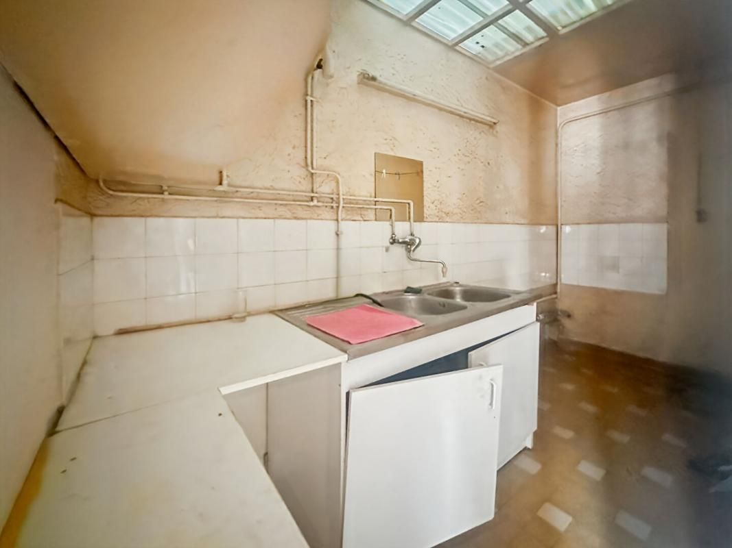 SEDAN NOUVEAUTÉ ? STUDIO À SAISIR EN CENTRE-VILLE DE SEDAN 2