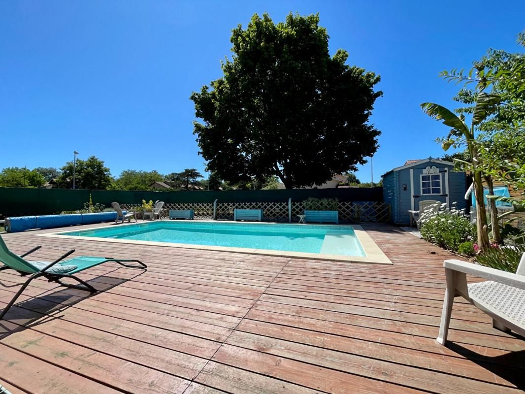 PESSAC Maison Pessac Magonty 6 pièce(s) 103 m2 + piscine 3