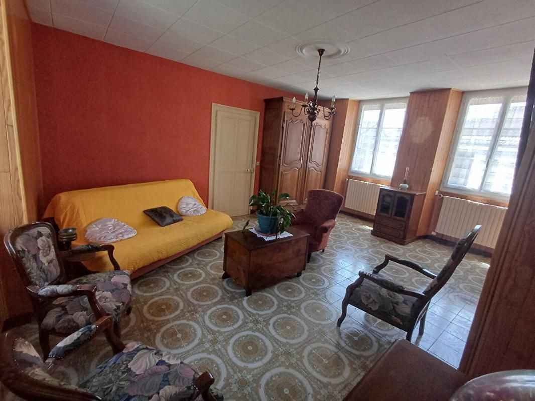 CHEPY Grande maison 205 m² - 7 pièces avec grange à 5 mn de Chalons en Champagne 2