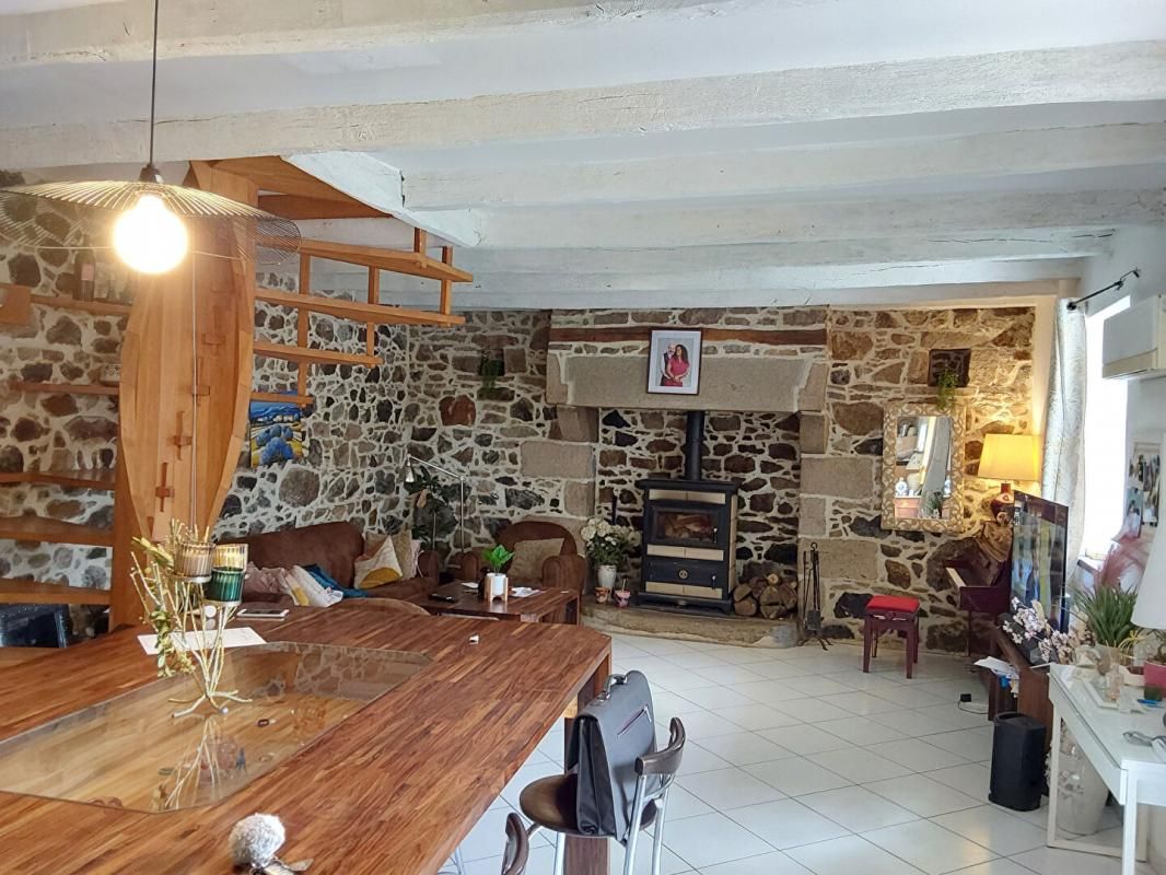 PLUSQUELLEC Maison Plusquellec 6 pièce(s) 128 m2 4