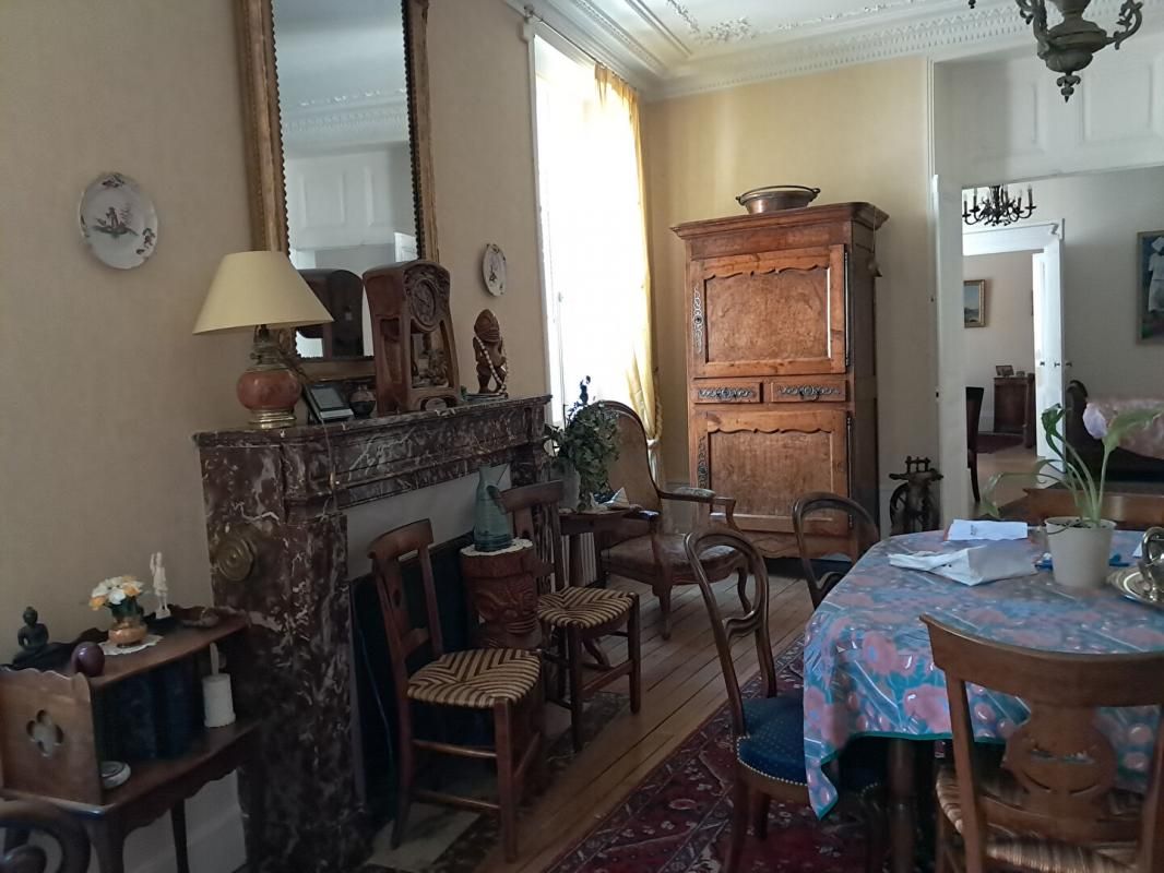 CHALON-SUR-SAONE Appartement 5 pièce(s) 143 m2 2