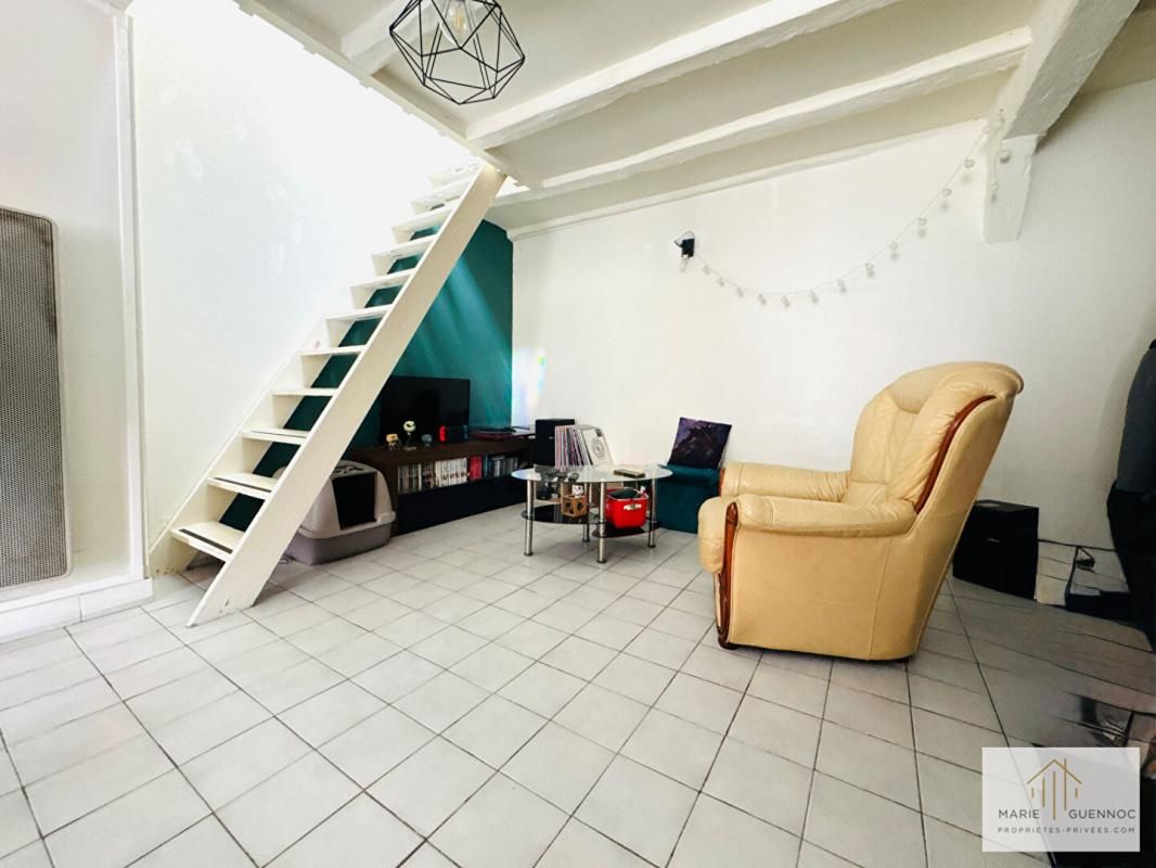 NANTES Studio en duplex hyper centre de Nantes vendu avec cave et locataire en place 3