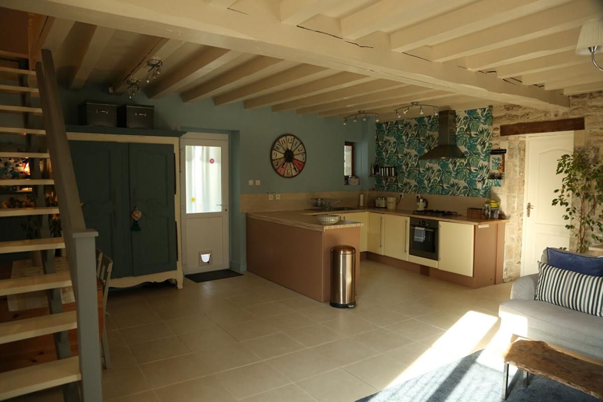 SAINT-PIERRE-DE-L'ISLE Maison Saint Pierre De L Isle 12 pièce(s) 397 m2 2