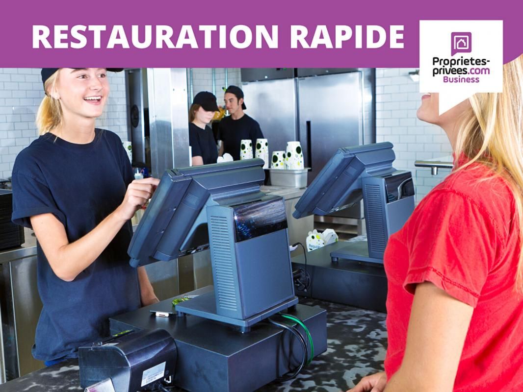 Local de restauration rapide avec extraction aux normes, à l'entrée d'une station balnéaire