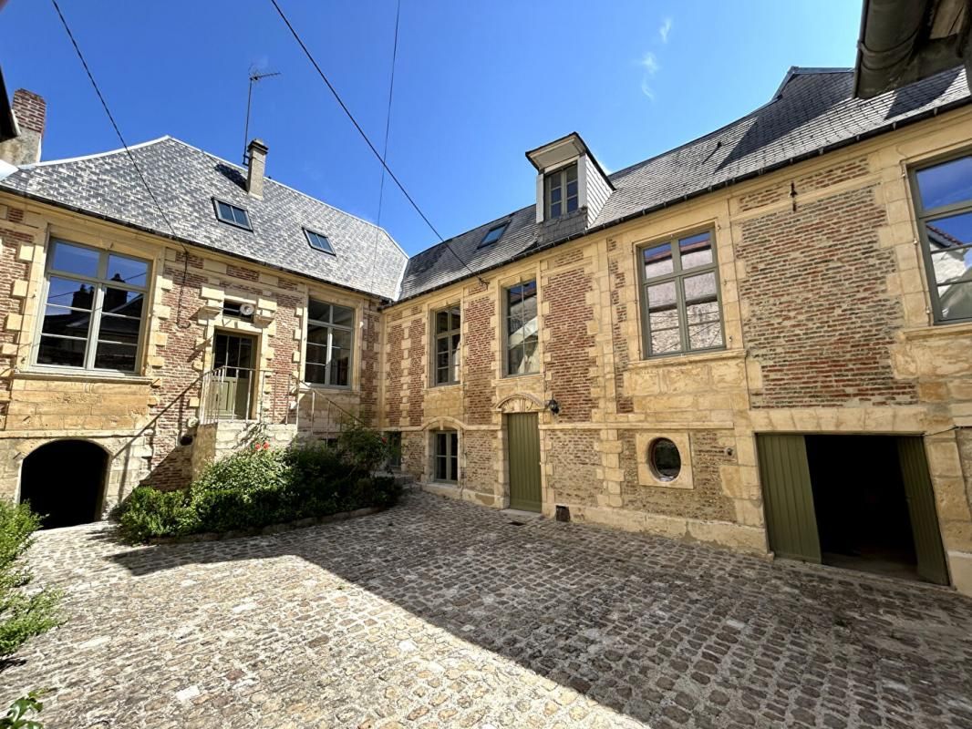 LAON Maison 6 pièce(s) 180 m2 2