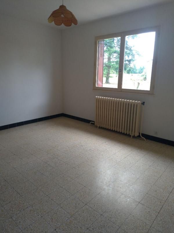 BOUZY-LA-FORET Maison 6 pièce(s) 104 m2 4