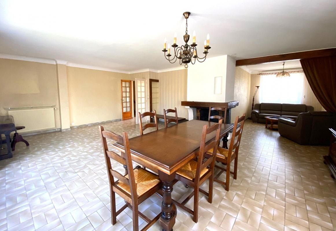 SAINTE-PAZANNE MAISON 4 CHAMBRES - 6 PIÈCES -130 M² - 44680 SAINTE PAZANNE - BUDGET 384 800 HAI 3