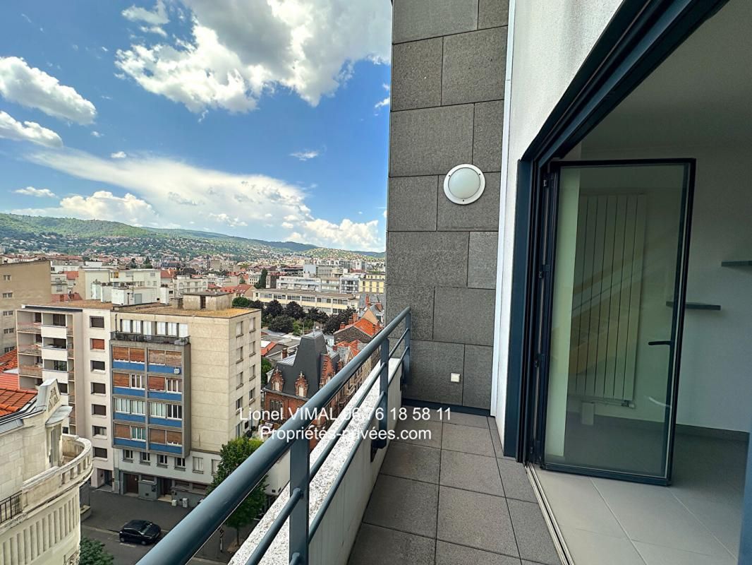 CLERMONT-FERRAND Appartement duplex 3 pièces avec balcon, terrasse et parking 2