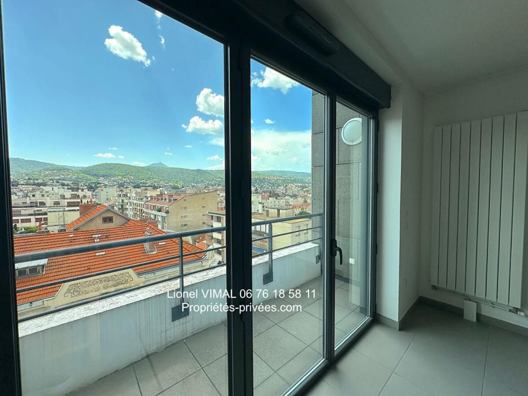 CLERMONT-FERRAND Appartement duplex 3 pièces avec balcon, terrasse et parking 3