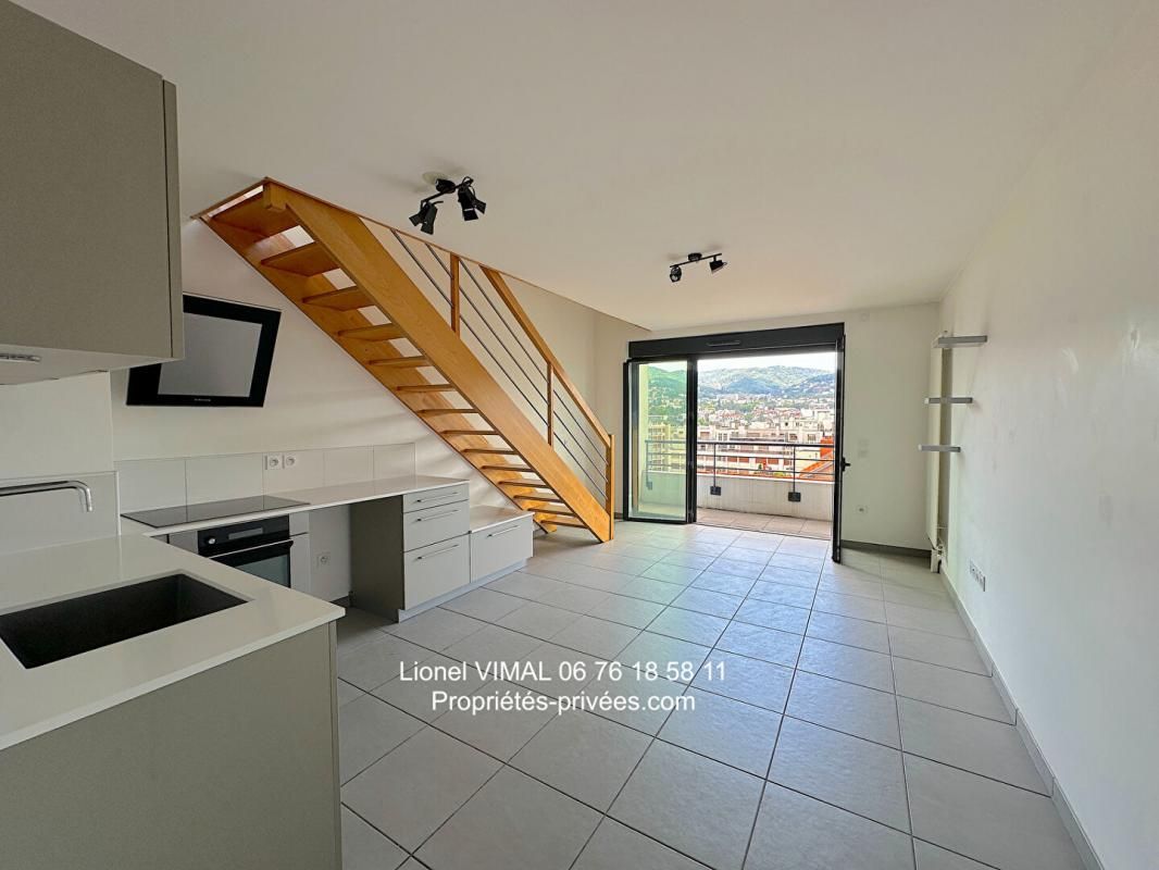 CLERMONT-FERRAND Appartement duplex 3 pièces avec balcon, terrasse et parking 4