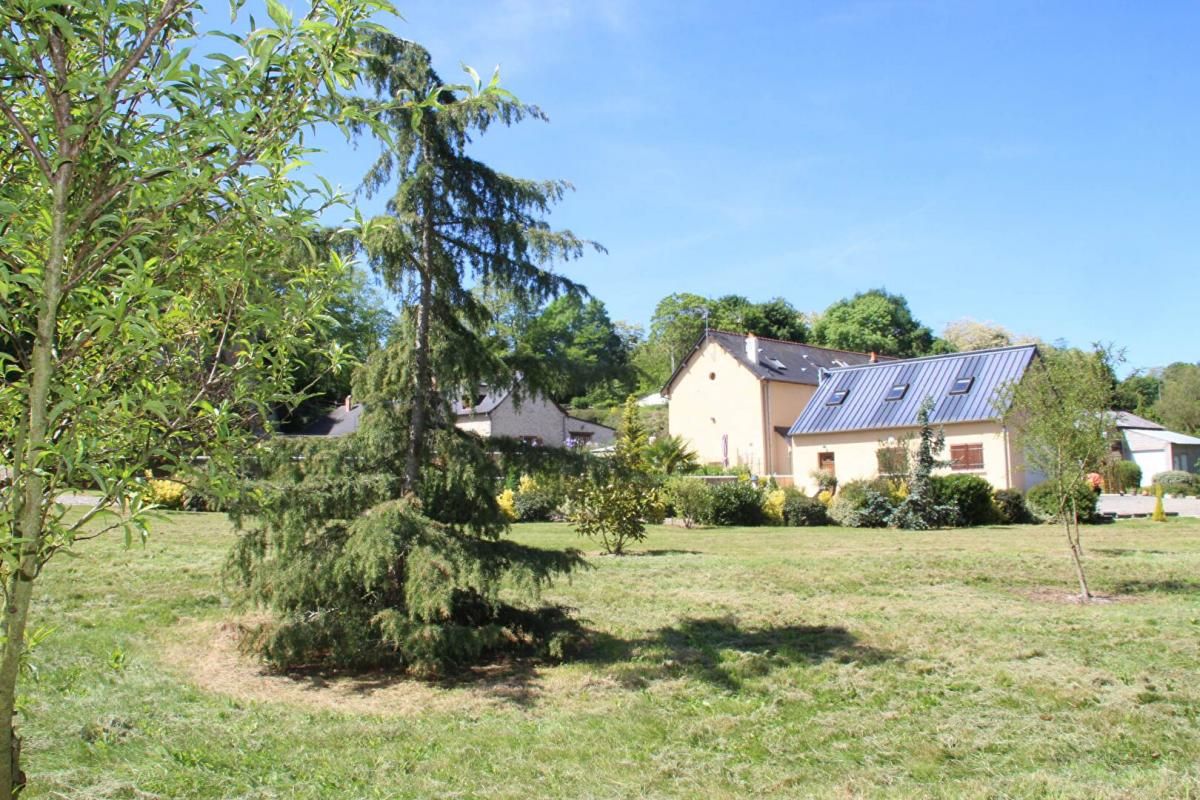 BOUERE Maison Bouère 6 pièce(s) 155 m2 - Terrain 2 hectares - Plan d'eau 1
