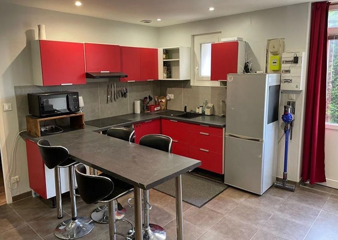 SAINT-GENEST-LERPT Appartement Saint Genest Lerpt 3 pièce(s) 41 m2 3