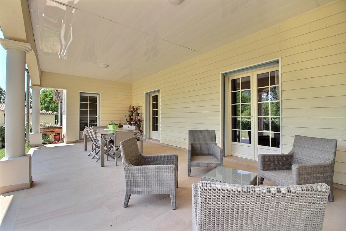 L'ISLE-SUR-LA-SORGUE Villa Contemporaine L'Isle Sur La Sorgue 7 pièces 196 m² - 1 059 000 Euros 3