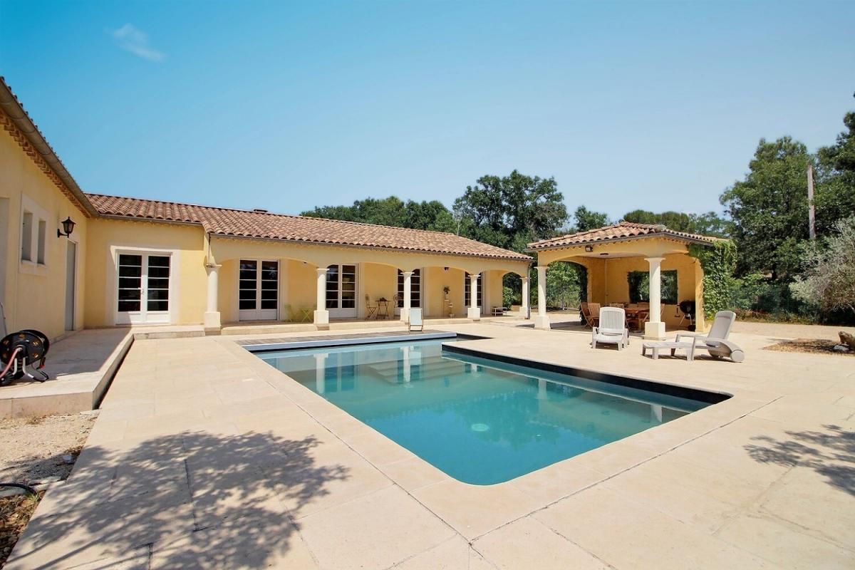 L'ISLE-SUR-LA-SORGUE Villa Contemporaine L'Isle Sur La Sorgue 7 pièces 198 m² - 1 089 000 Euros - 2