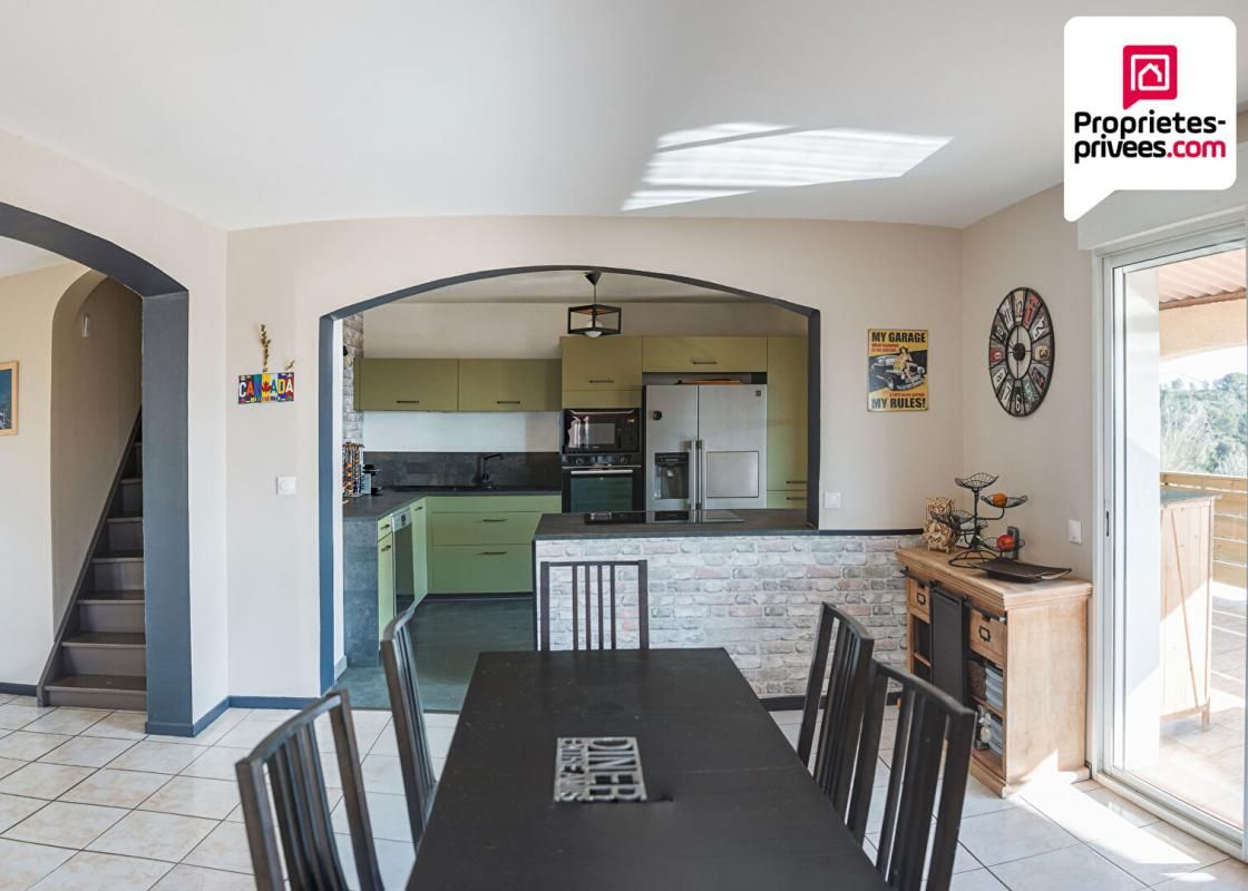 FLASSANS-SUR-ISSOLE Maison familiale avec piscine, 5 chambres, vue dégagée 495 000 euros 3