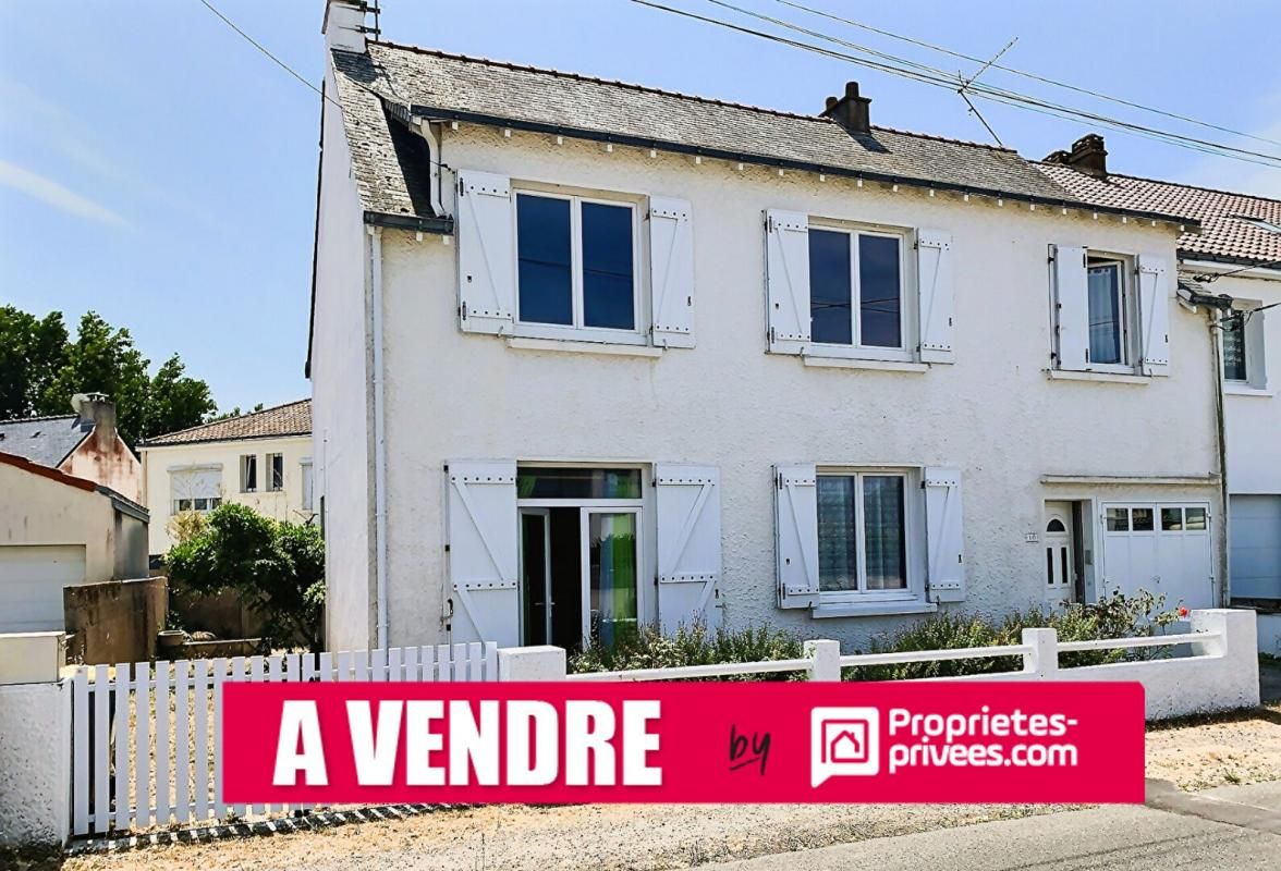 200 M PLAGE - A RENOVER - Beau potentiel pour maison actuellement divisée en 2 appartements à rénover
