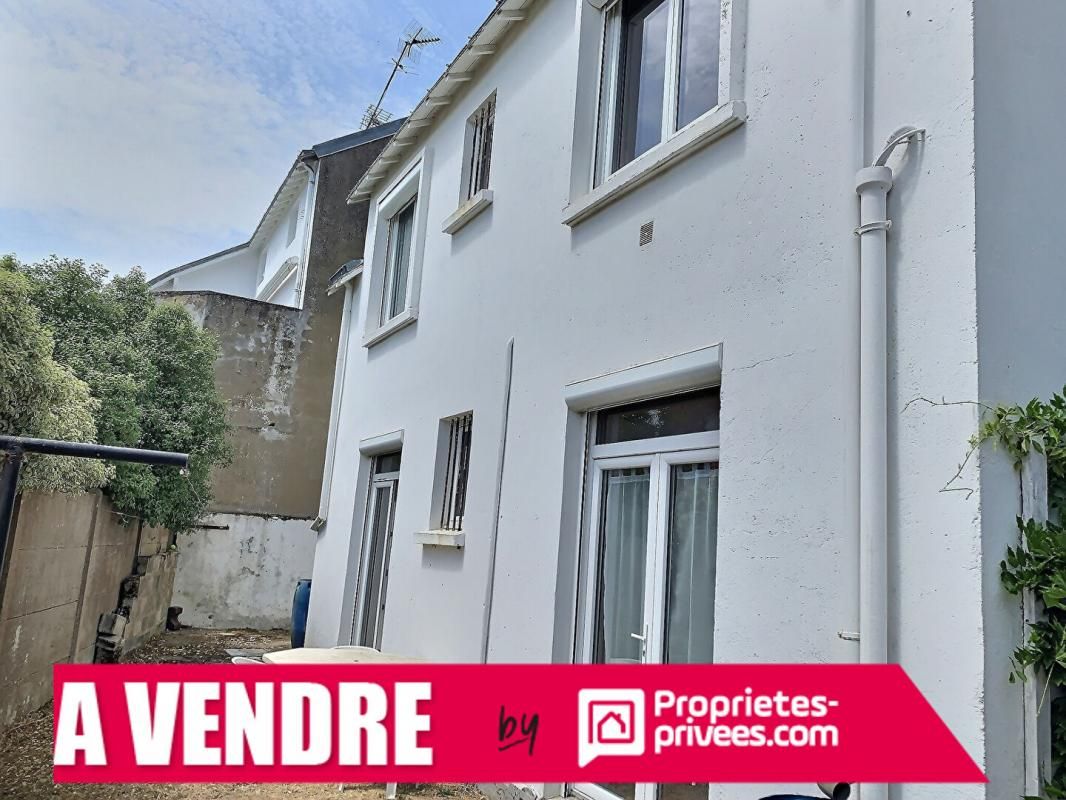 PORNICHET 200 M PLAGE - A RENOVER - Beau potentiel pour maison actuellement divisée en 2 appartements à rénover 2