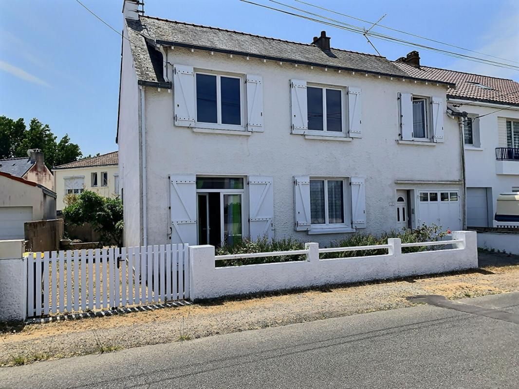 PORNICHET 200 M PLAGE - A RENOVER - Beau potentiel pour maison actuellement divisée en 2 appartements à rénover 3