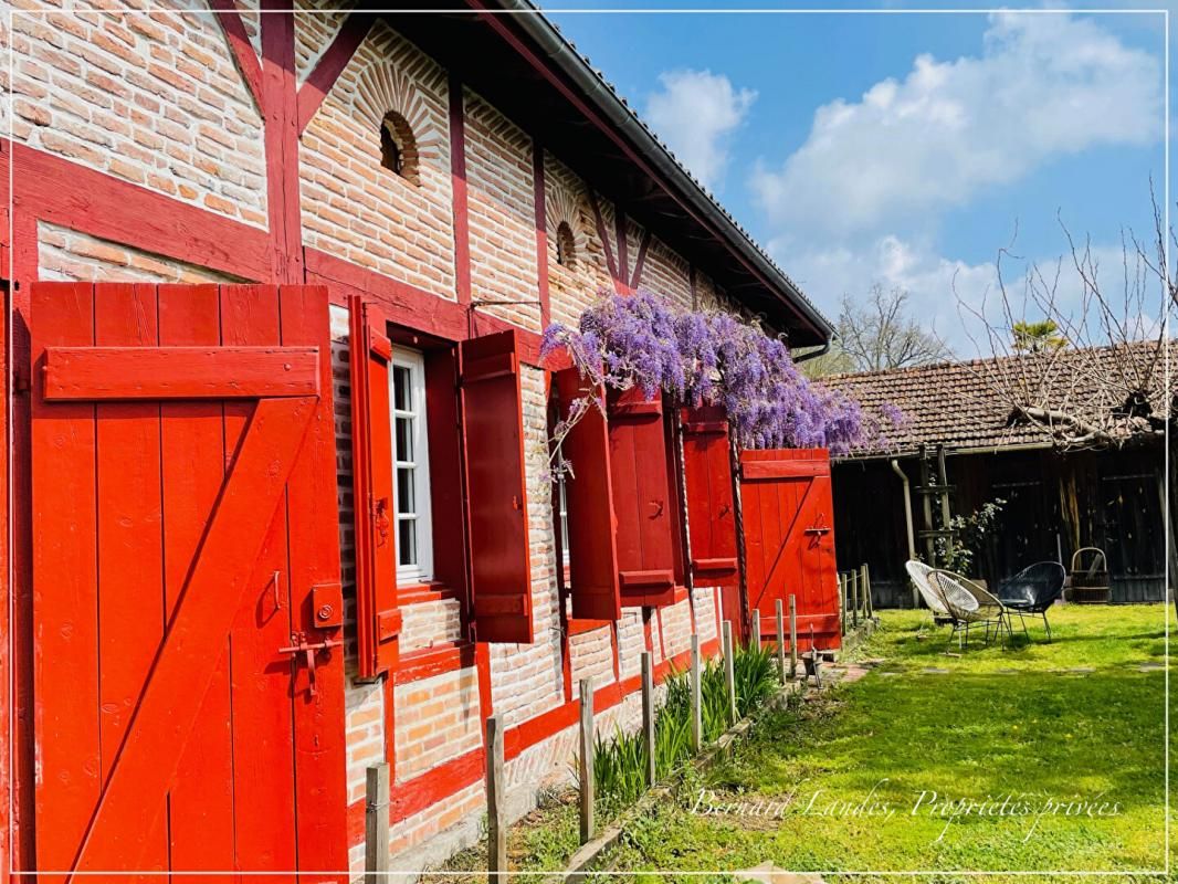 Authentique maison landaise à Linxe 11 pièce(s) 389.94 m2