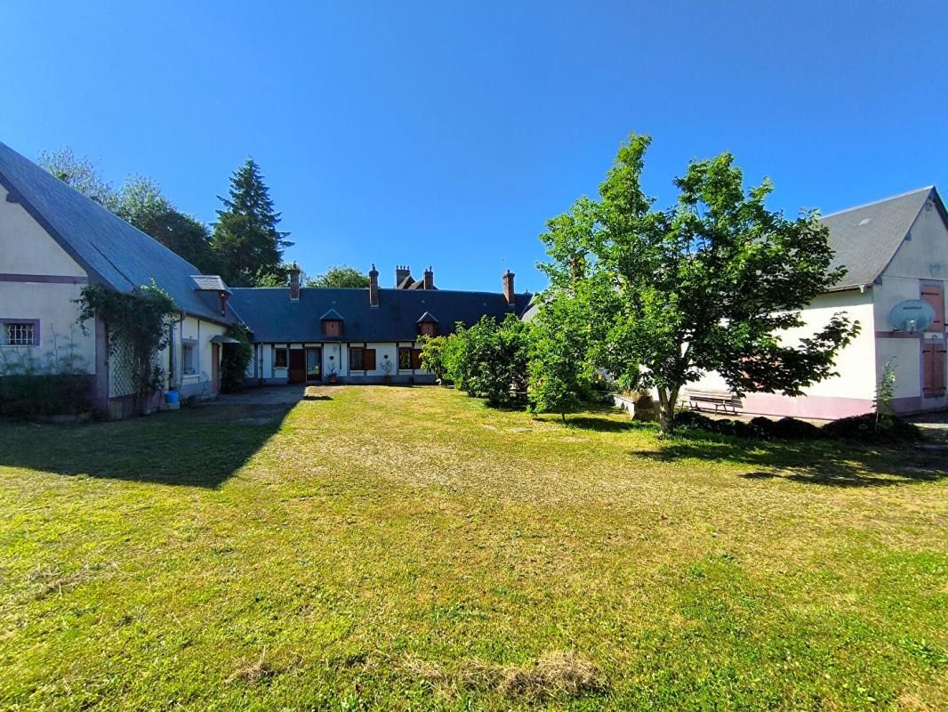 GISORS Lot de 2 maisons Gisors 8 pièce(s) 223.64 m2 1