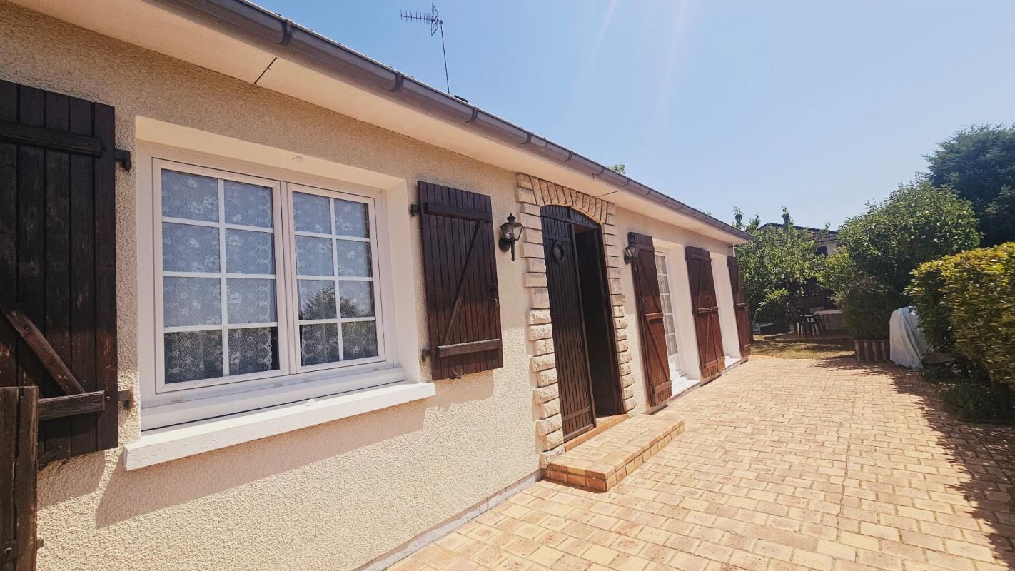 BOURGES BOURGES MAISON DE PLAIN PIED 96.4M² 5 PIECES 4 CHAMBRES JARDIN 1