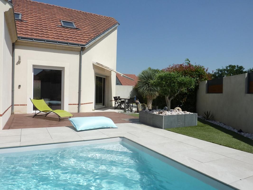 CHOLET Maison Cholet 8 pièce(s) 160 m2 2